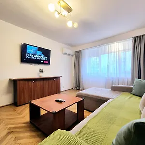  Appartamento Tranquil Unirii - Elegant & Spacious Living With Parking Steps From Parliament